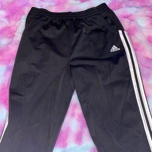 XL (16)  adidas pants